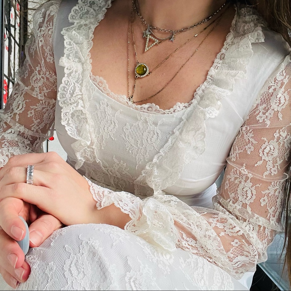 Vintage Organza Ruffle Lace Layered Ivory White Bishop Long Sleeve Wedding Dress - Picture 16 of 17